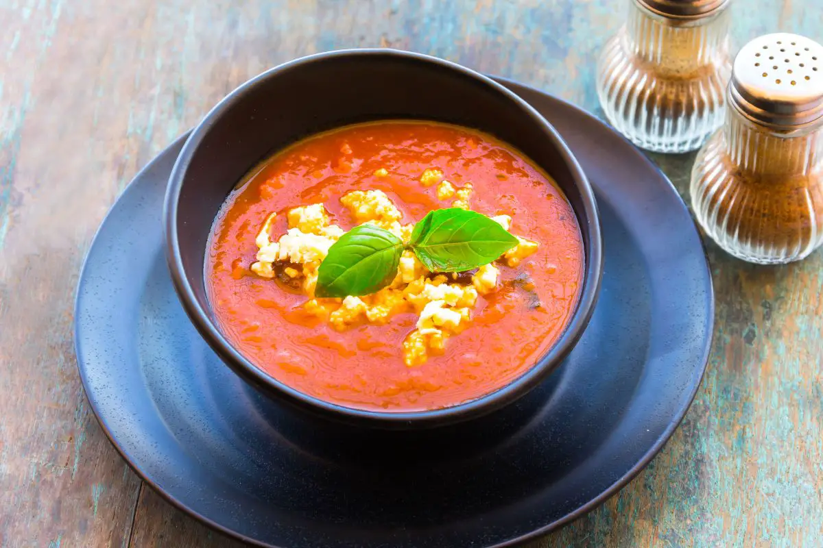 8 Amazing Side Dishes To Serve With Tomato Soup