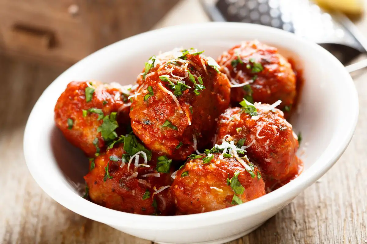 9 Awesome Side Dishes To Serve With Meatballs