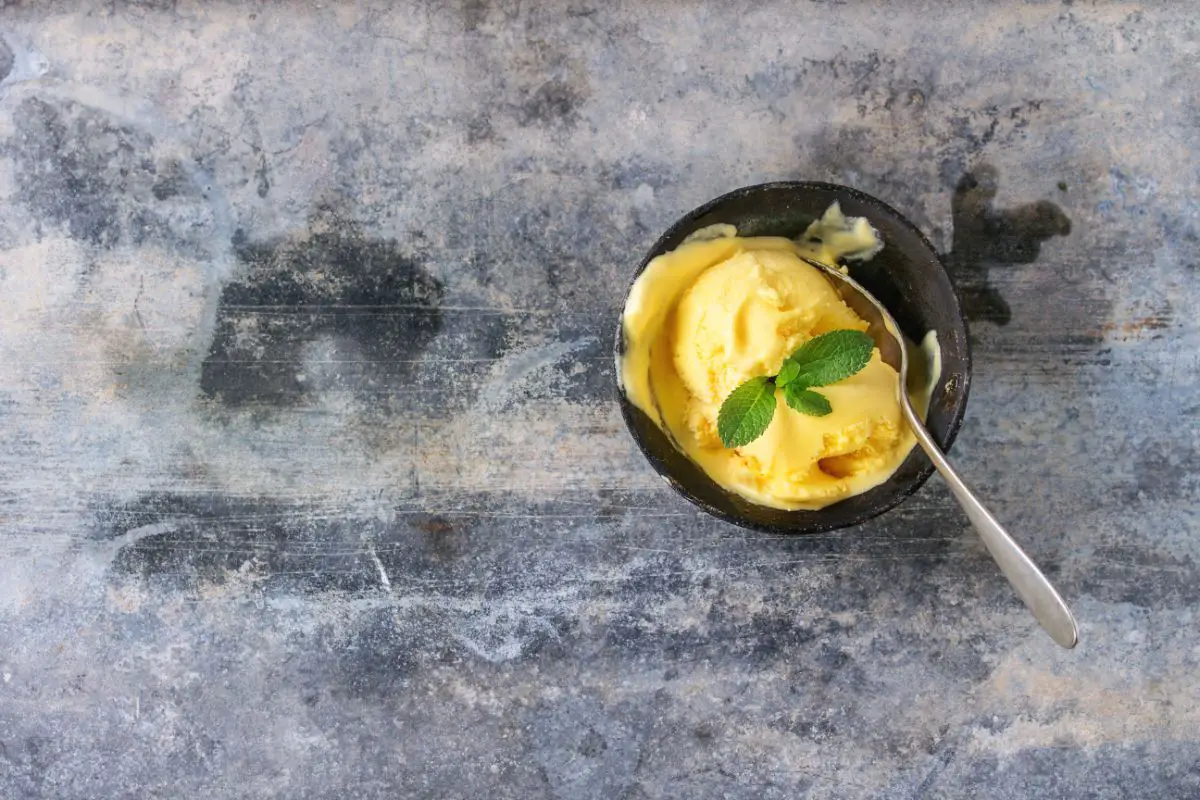 9 Great Ways To Serve And Enjoy Lemon Curd! (4)