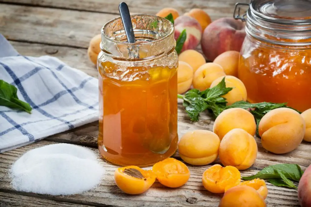 6 Fantastic Substitutes For Apricot Preserves