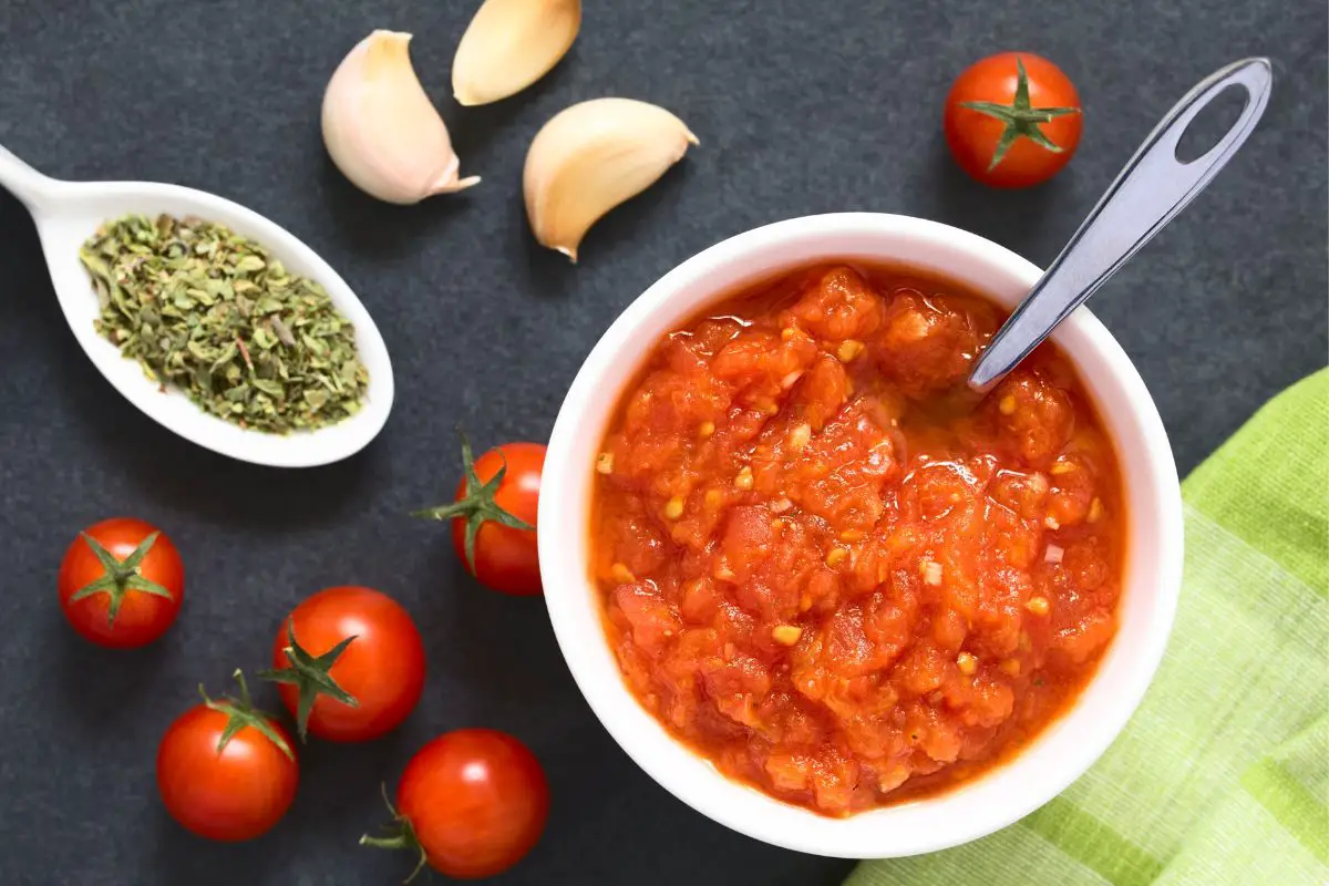 Crushed Tomatoes Substitutes 6 Tried And Tested Alternatives You’ll Love - Marinara