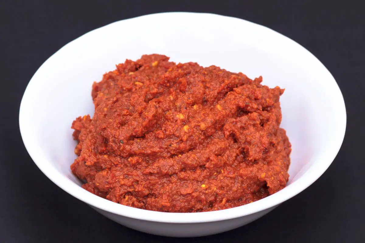 Red Curry Paste Substitutes: The 6 Best Options