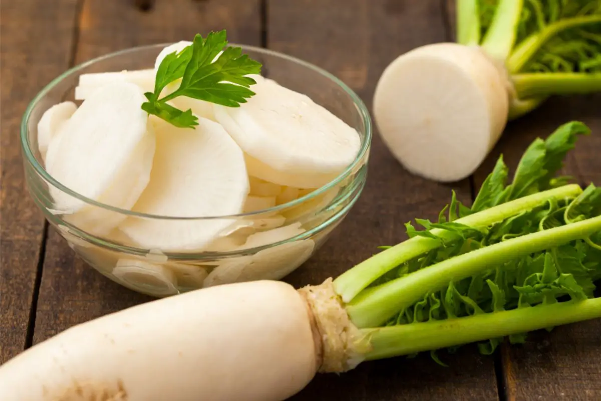 The 6 Best Substitutes For Daikon Radish