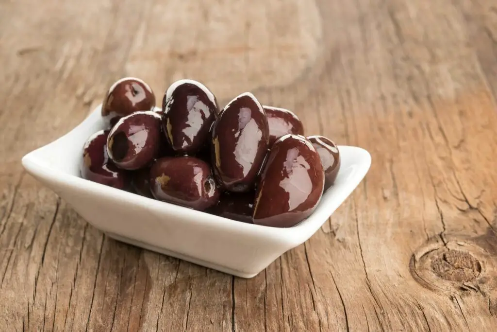 The 6 Best Substitutes For Nicoise Olives