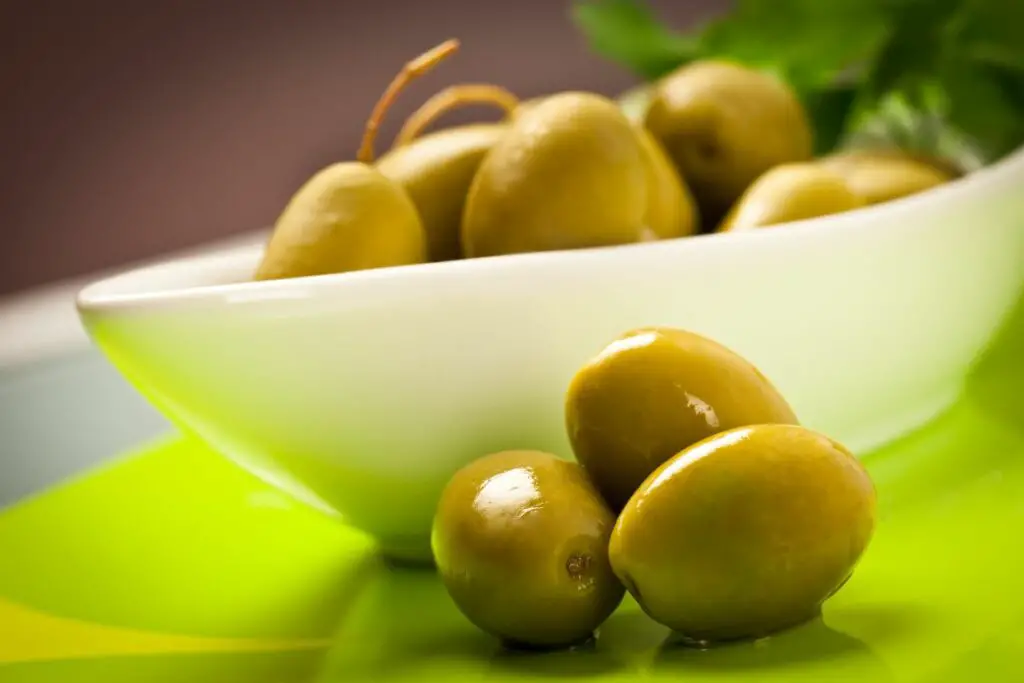 The 6 Best Substitutes For Nicoise Olives