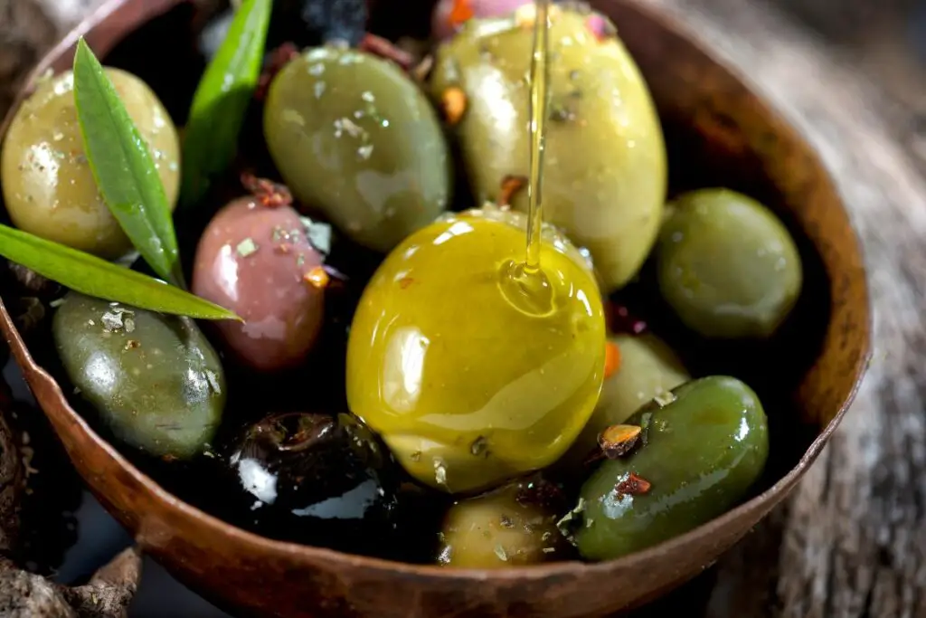 The 6 Best Substitutes For Nicoise Olives 