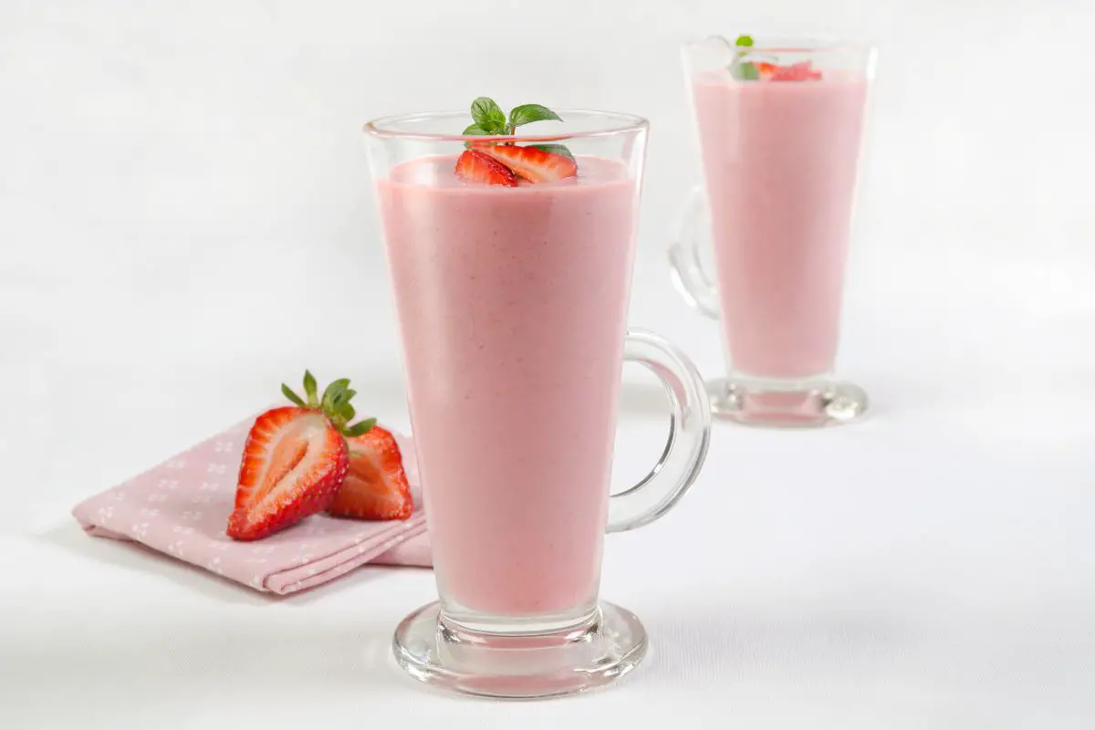 Shake cakes are a great way to use up those Optavia or Medifast shakes if  you just don't feel like drinking them or if you want a wonderful portable  meal to take