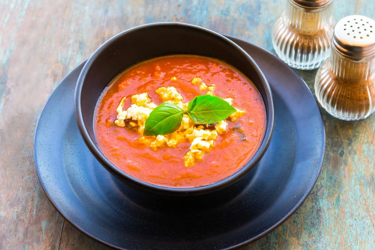 8 Amazing Side Dishes To Serve With Tomato Soup