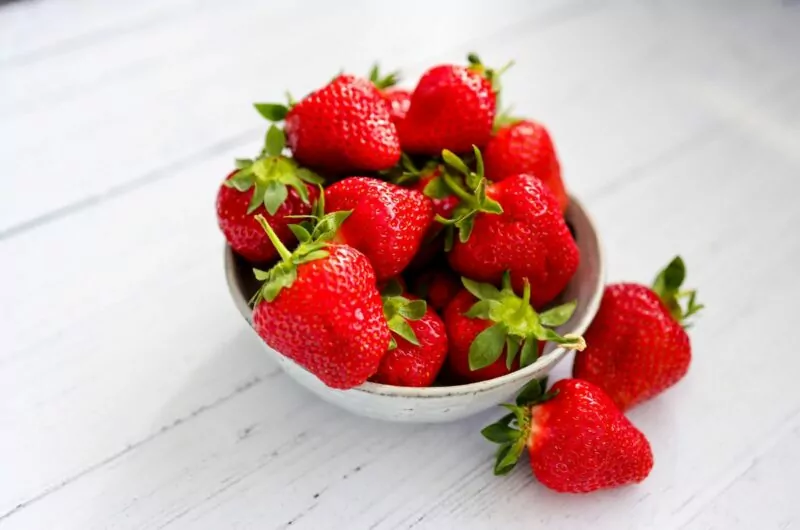 8 Best Sides To Serve With Strawberries