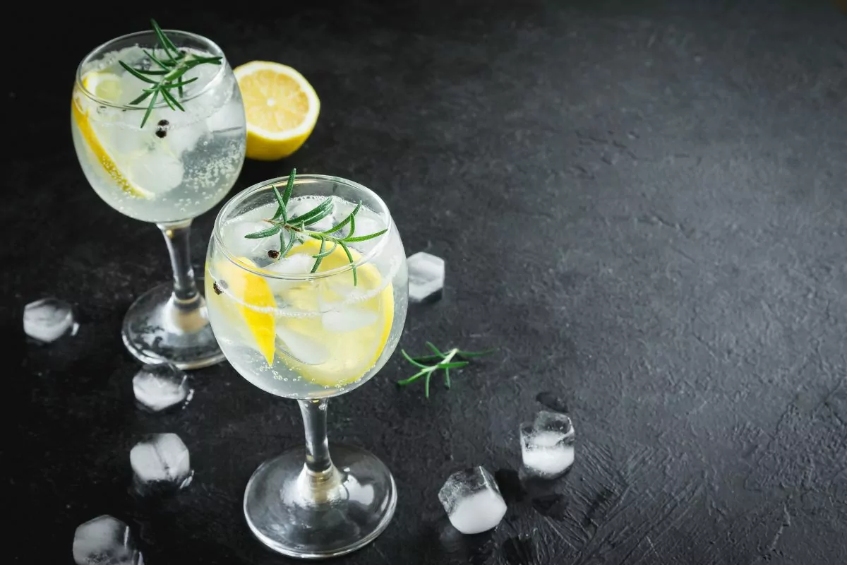 What Flavors Are In Lillet Blanc? What Does It Taste Like? (1)